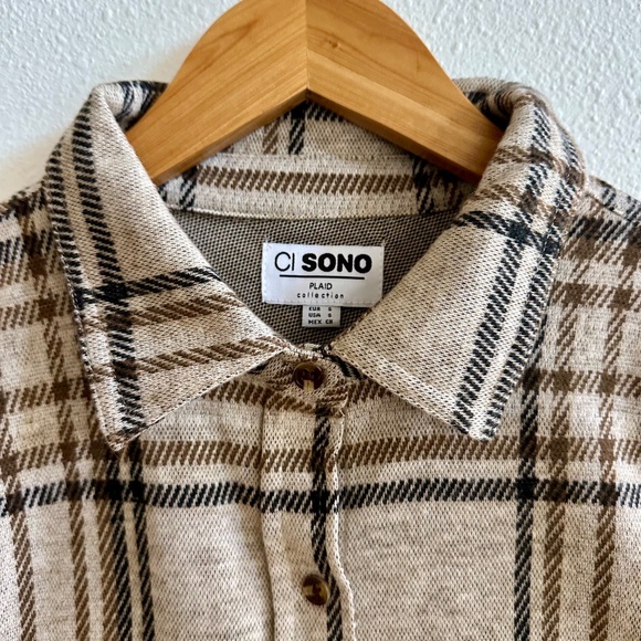 Womens Fall Knit Button Down Plaid Shirt - Picture 4 of 6